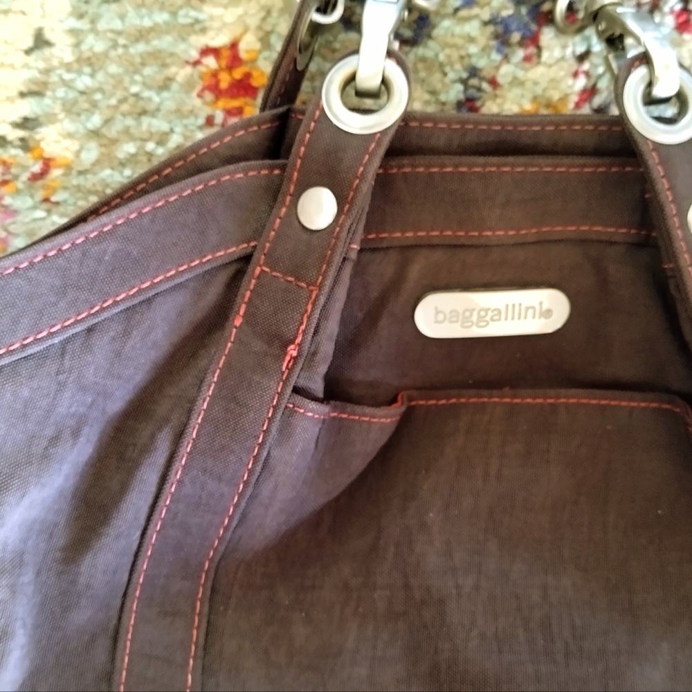 Small Baggalini Purse - Picture 6 of 7